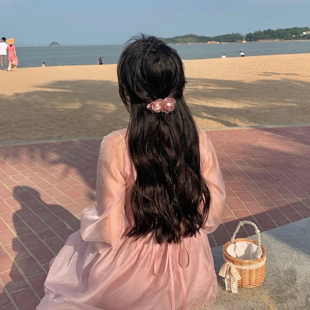 冰属性男子与酷酷女同事